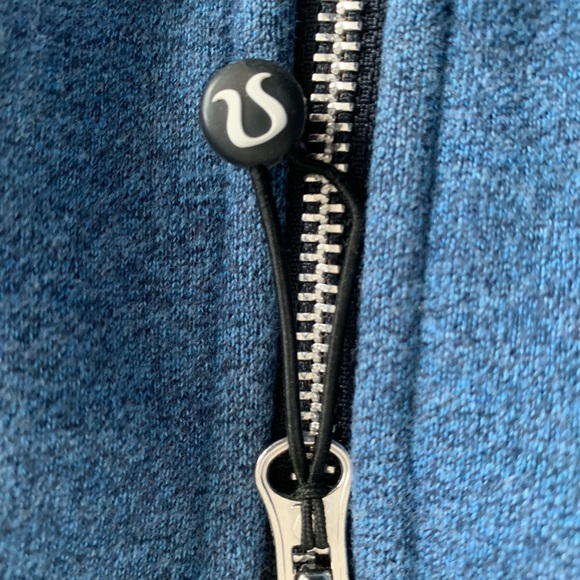 ** LULULEMON SCUBA ** size 8 - RARE scull embroidery - Picture 4 of 5